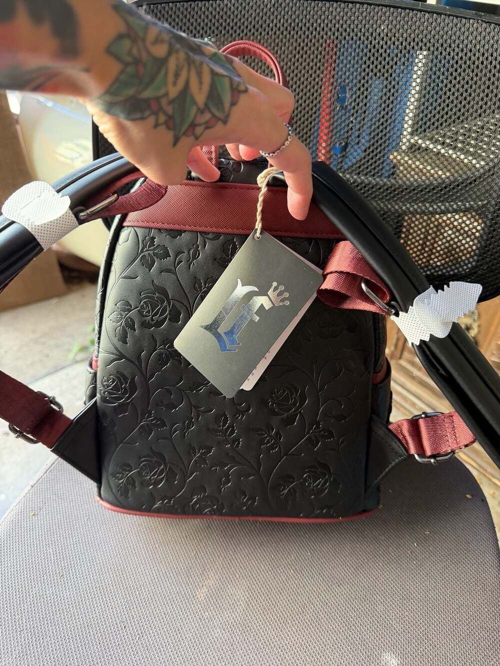 Loungefly Dark Romance Skull Roses Mini Backpack Exclusive - Picture 3 of 4